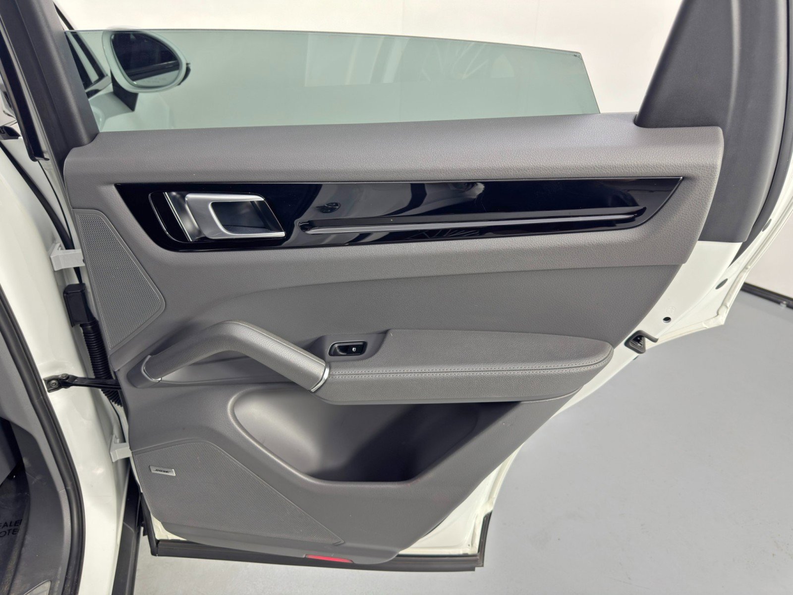 Used 2019 Porsche Cayenne image 44