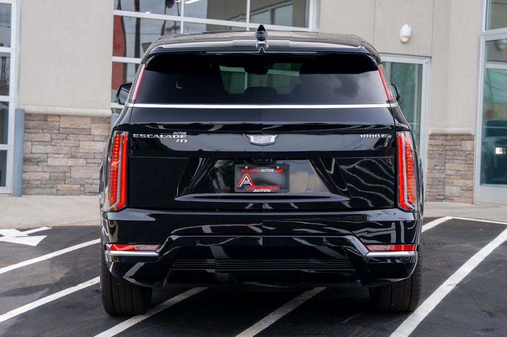 Used 2025 Cadillac Escalade IQ Luxury 2 w/ LPO, Premium Carpet Package AWD/4WD image 16