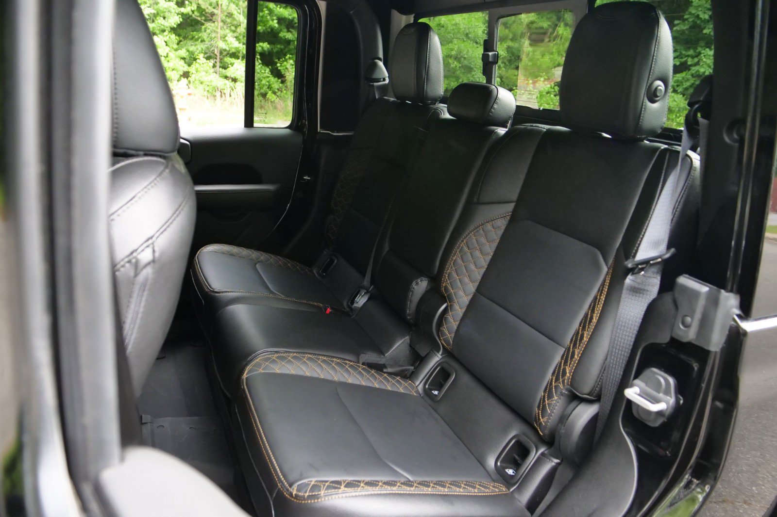 Used 2023 Jeep Gladiator Overland AWD/4WD image 22