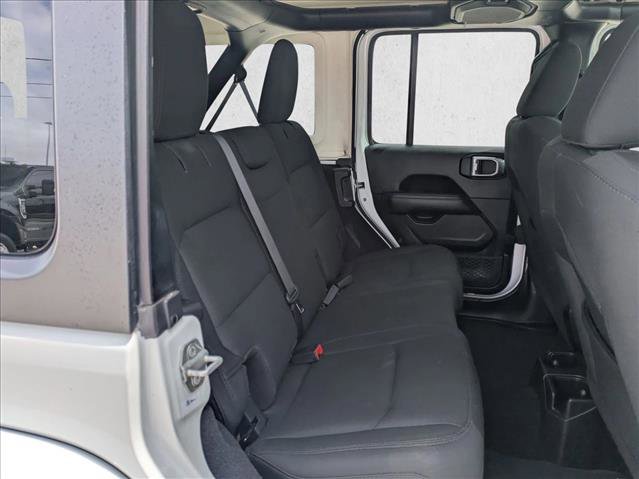Used 2019 Jeep Wrangler Unlimited Sahara image 19