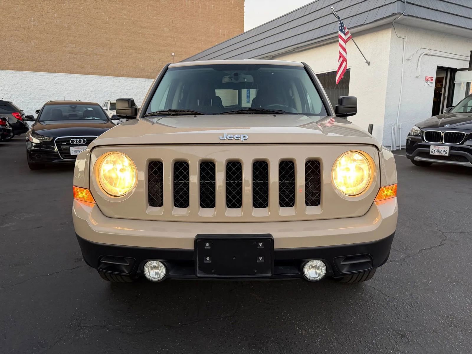 Used 2016 Jeep Patriot Latitude w/ Sun/Sound Group image 9