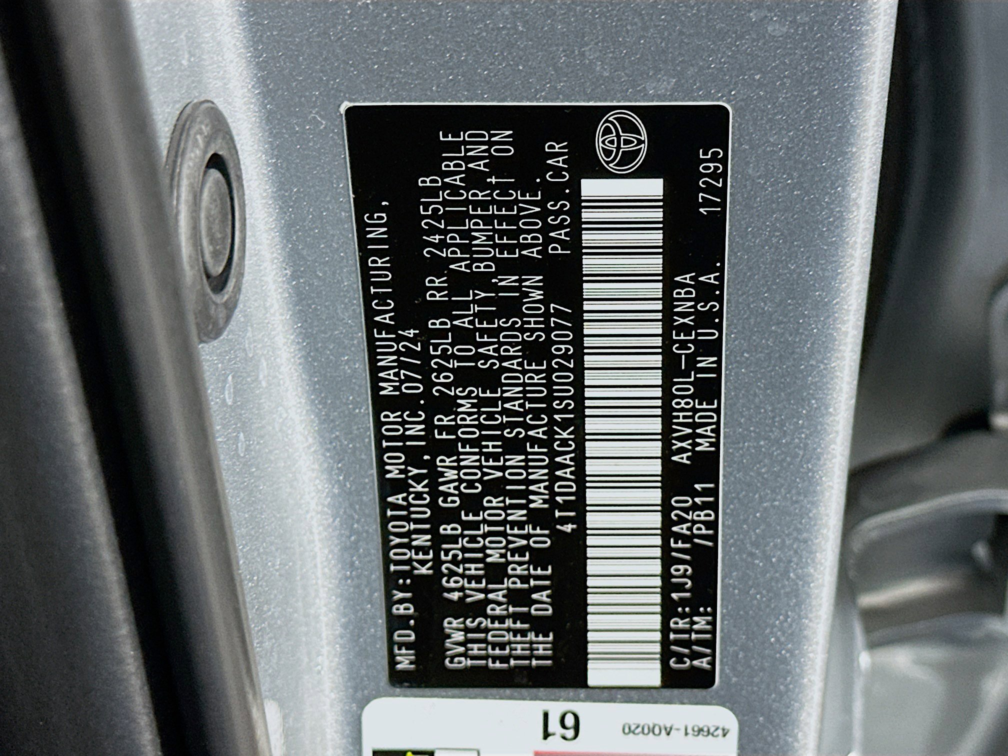 Used 2025 Toyota Camry LE image 12