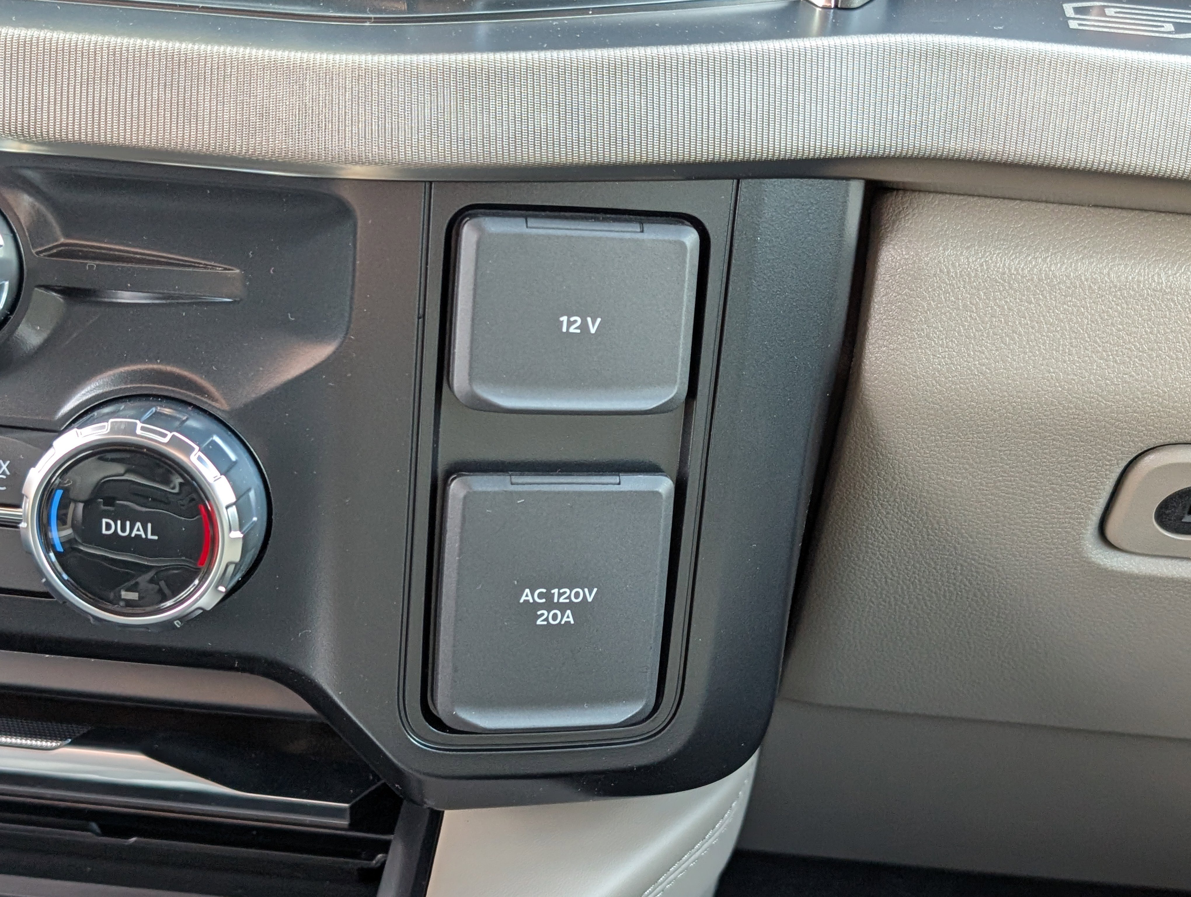 New 2026 Ford F350 Platinum w/ Platinum Plus Package image 30