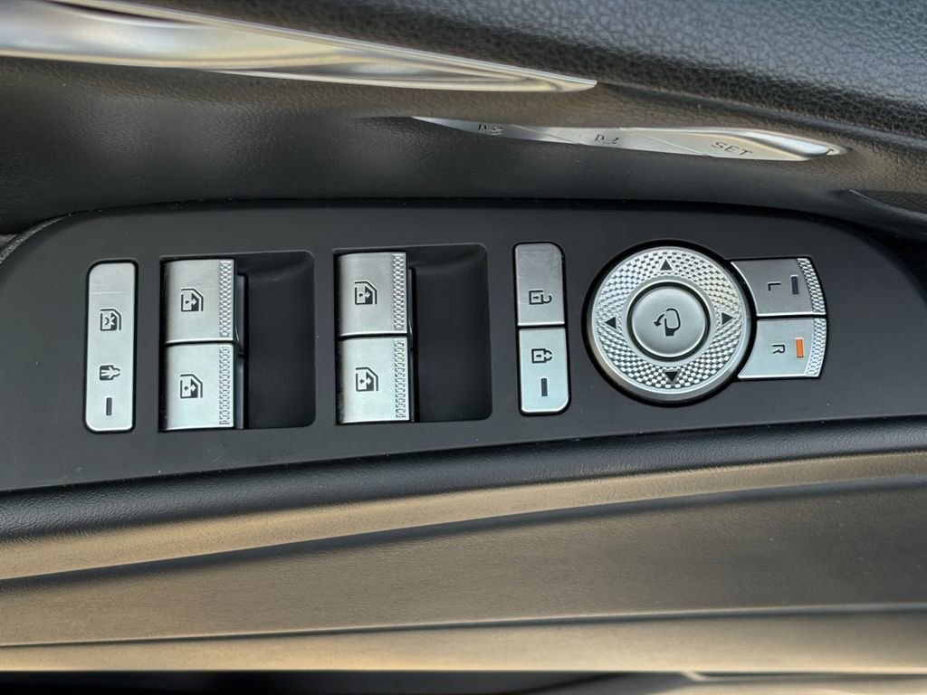 Used 2023 Genesis G80 2.5T image 13