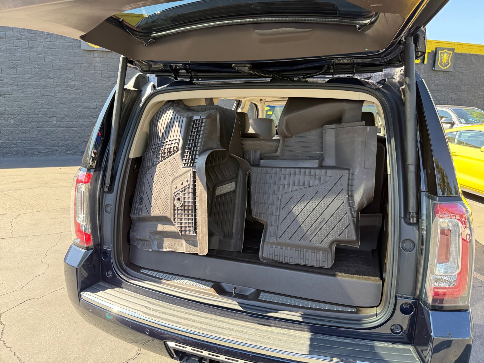 Used 2019 GMC Yukon Denali w/ Open Road Package image 22