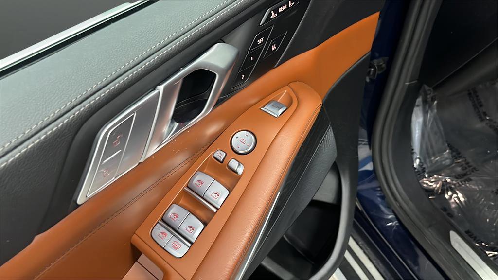 Used 2022 BMW X7 xDrive40i w/ Premium Package image 33