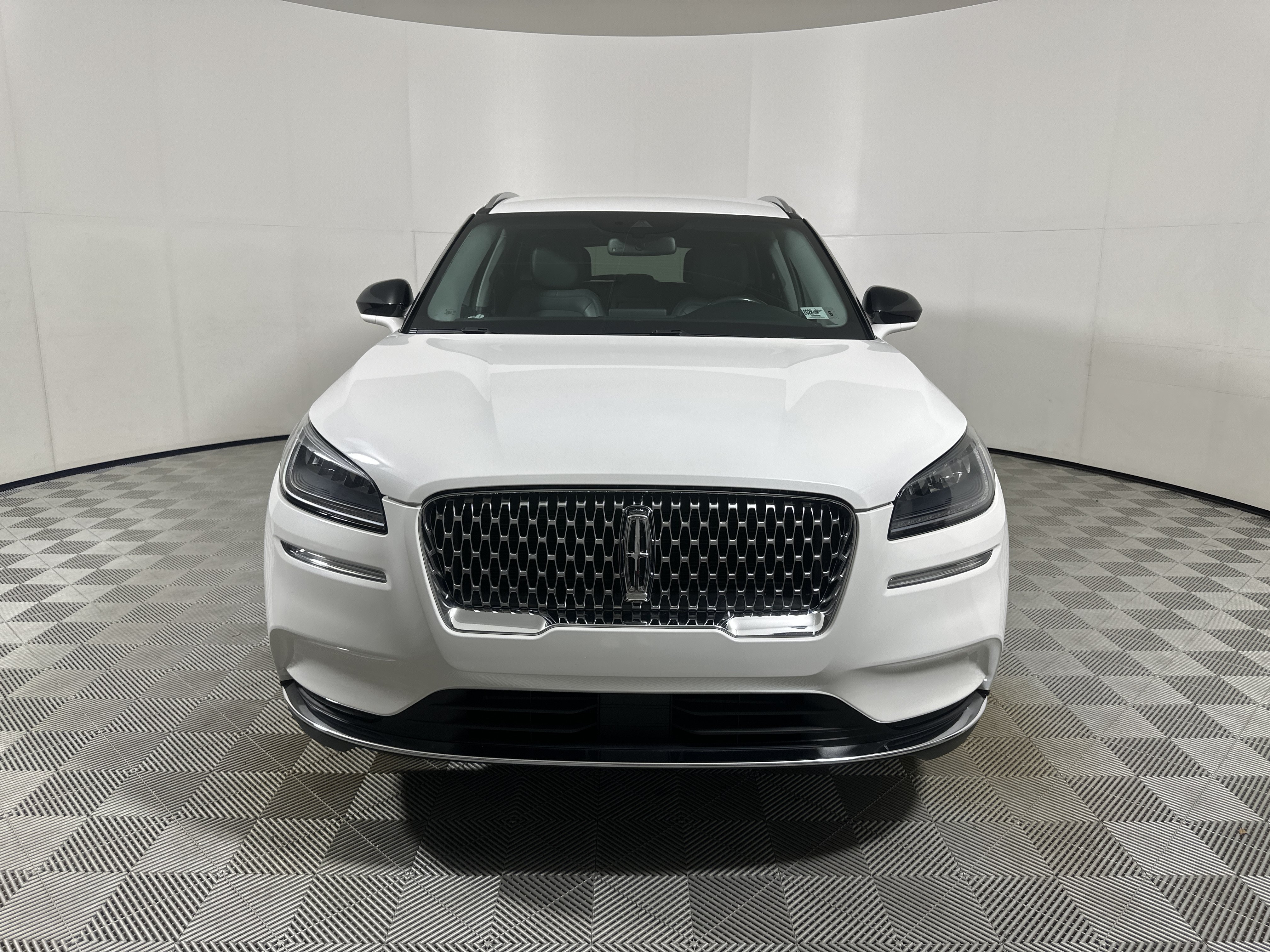 Used 2020 Lincoln Corsair AWD w/ Equipment Group 101A image 2