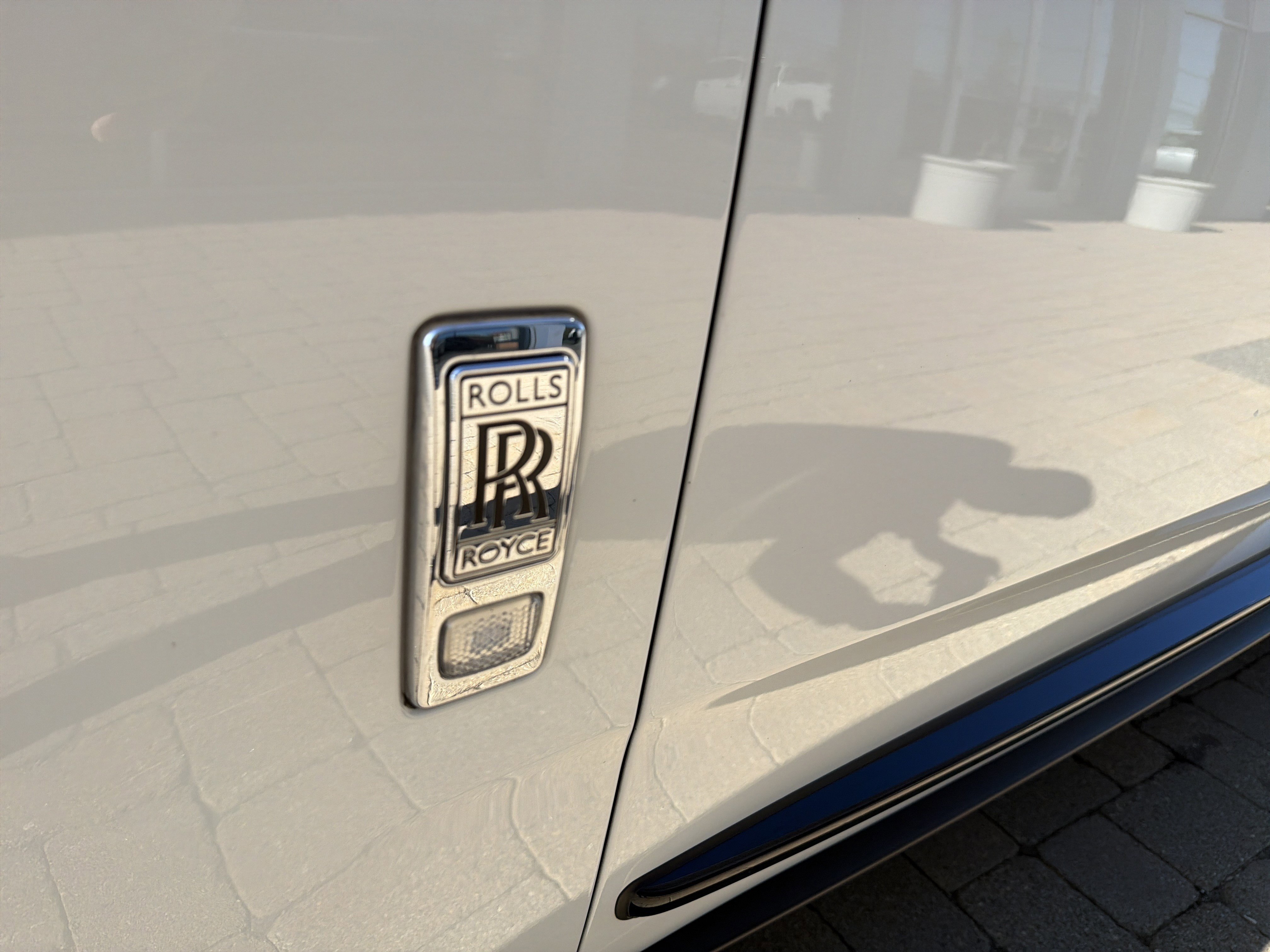 Used 2024 Rolls-Royce Cullinan w/ Dark Exterior Package image 34