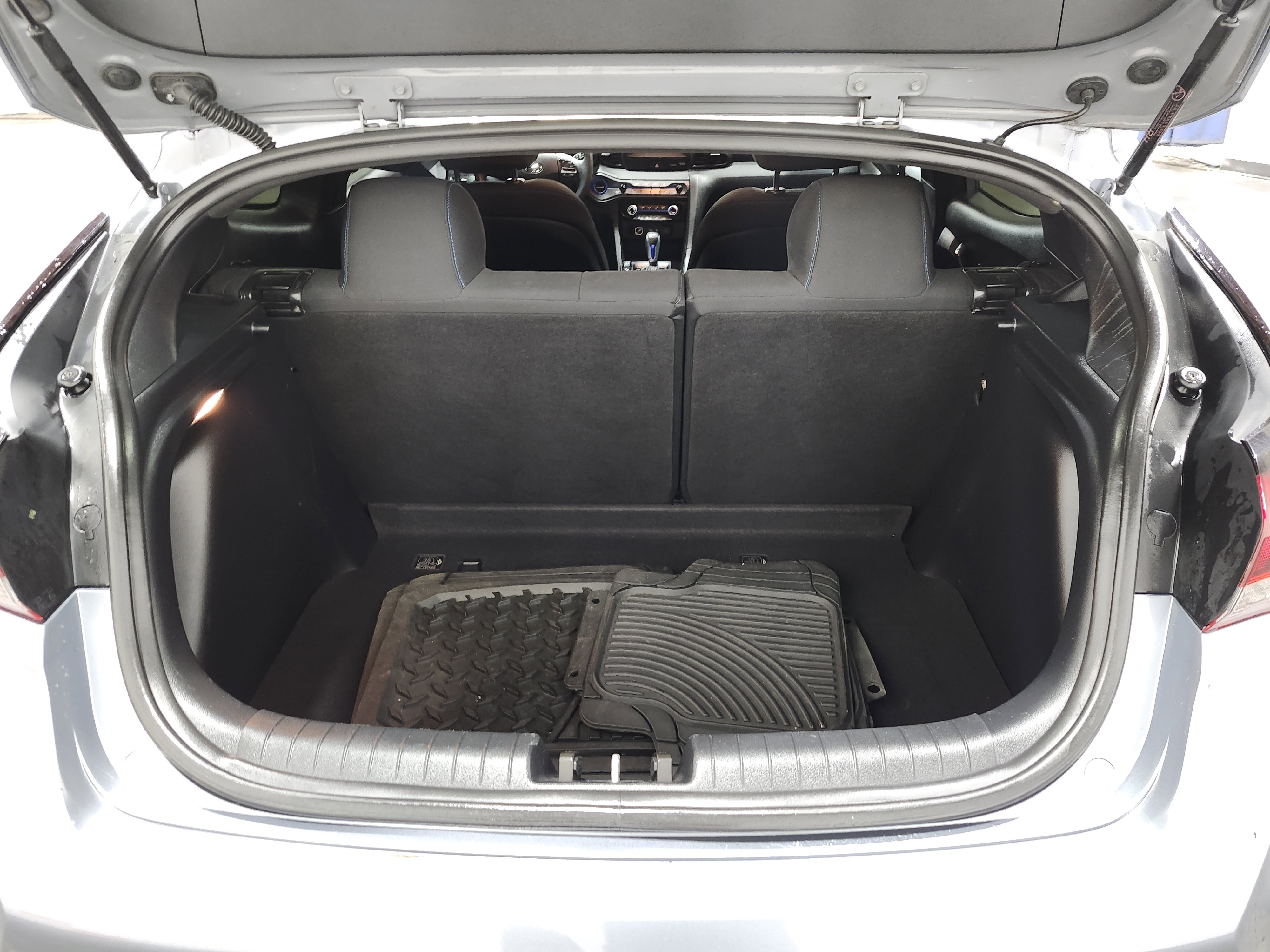 Used 2019 Hyundai Veloster 2.0 image 19