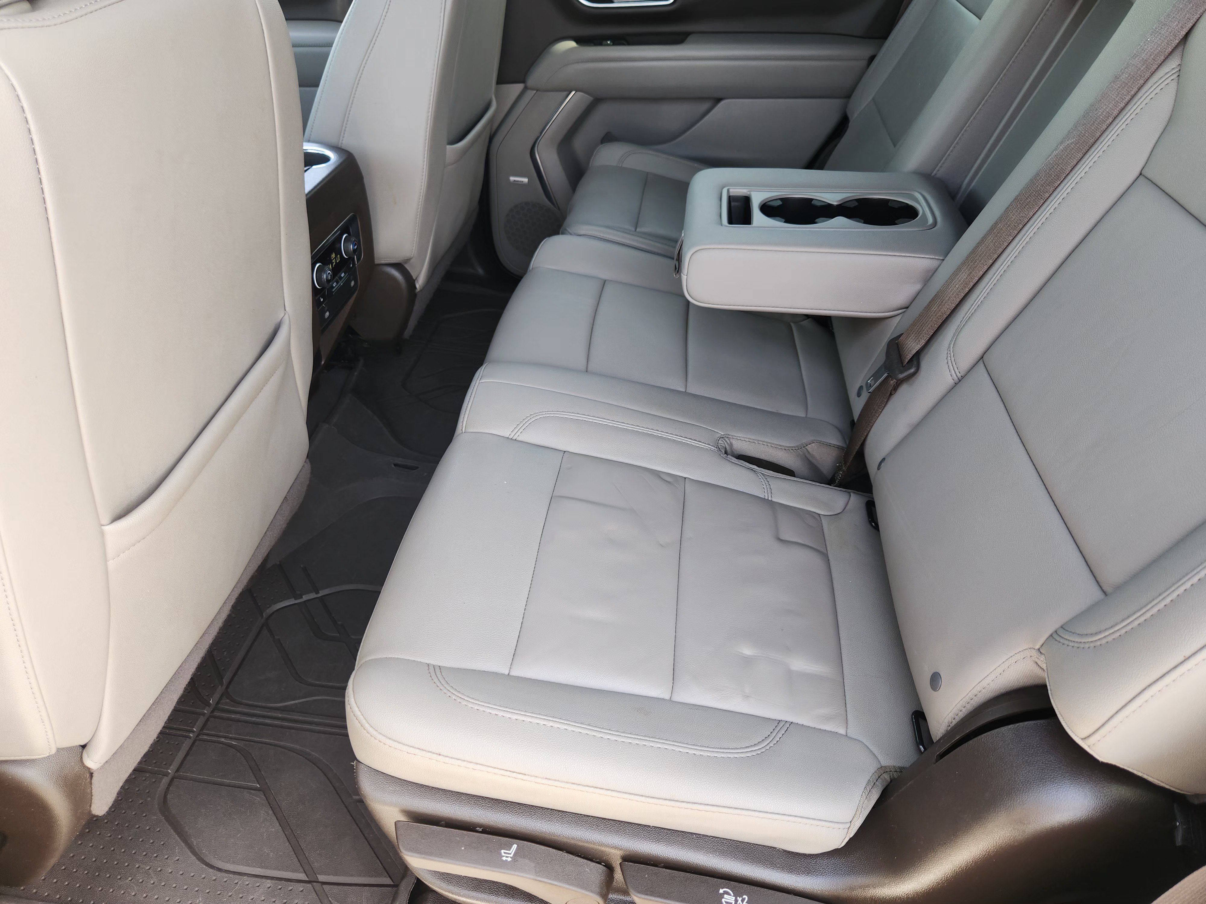 Used 2023 Chevrolet Tahoe Z71 w/ Luxury Package AWD/4WD image 30