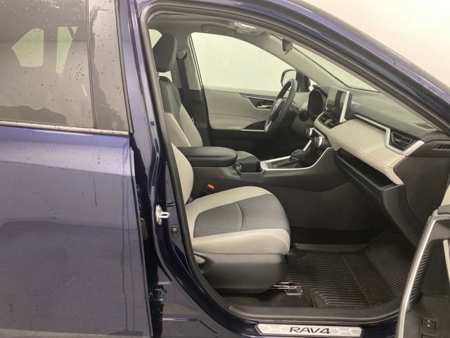 Used 2025 Toyota RAV4 XLE w/ Convenience Package image 29