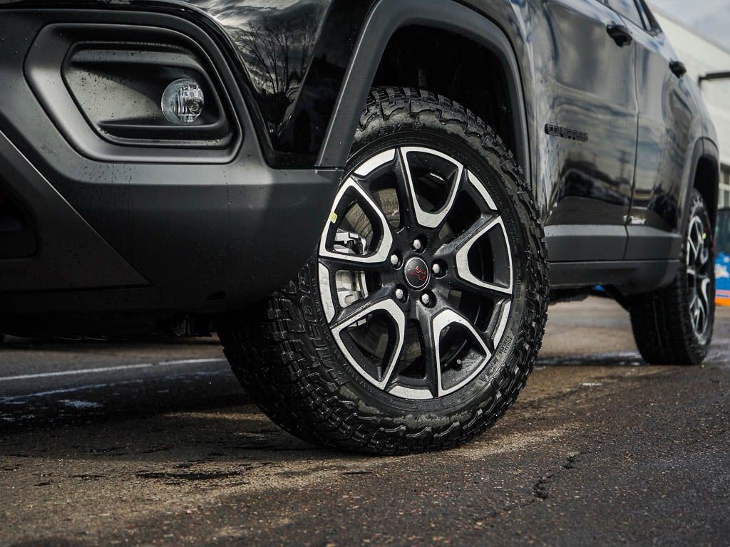 New 2026 Jeep Compass Trailhawk w/ Trailer Tow Group AWD/4WD image 6