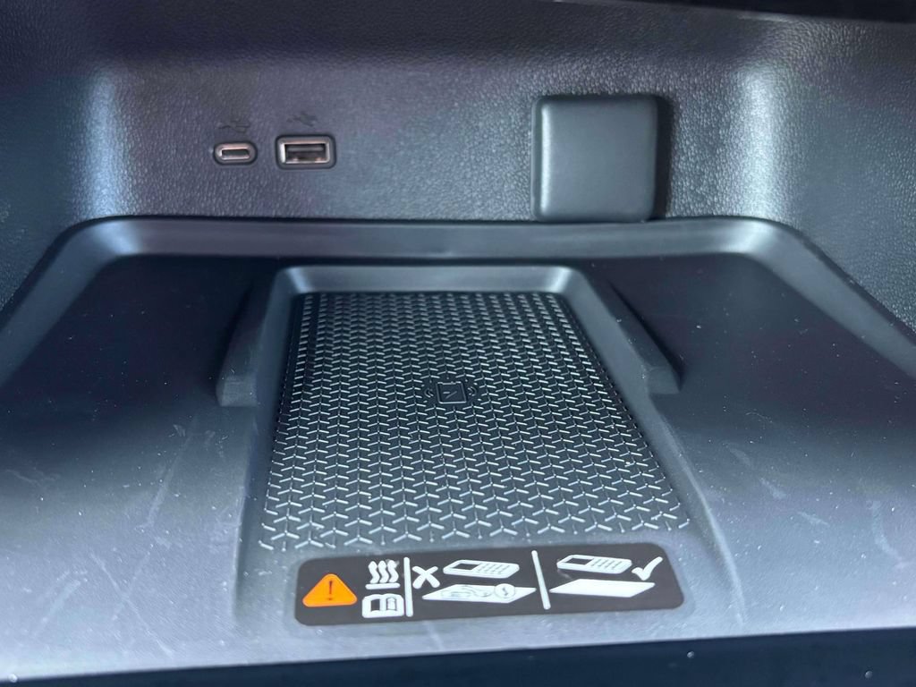 New 2027 Chevrolet Traverse LT w/ Midnight/Sport Edition FWD image 18
