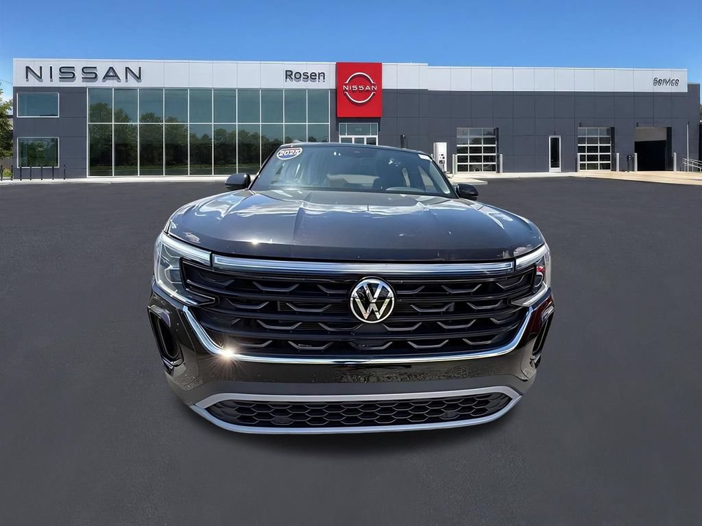 Used 2025 Volkswagen Atlas Cross Sport SE AWD/4WD image 32