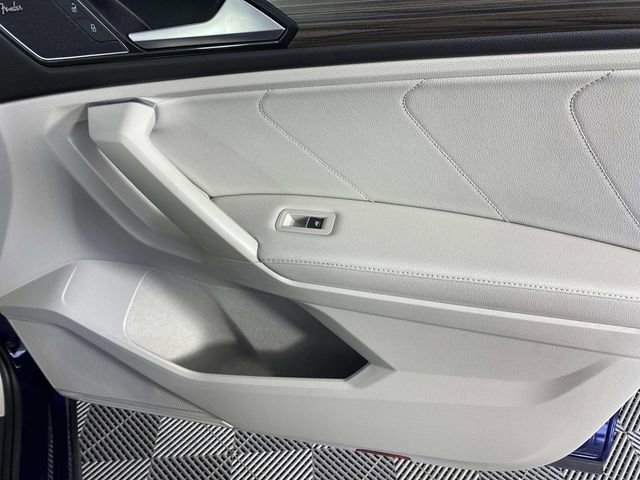 Used 2022 Volkswagen Tiguan SEL R-Line image 25