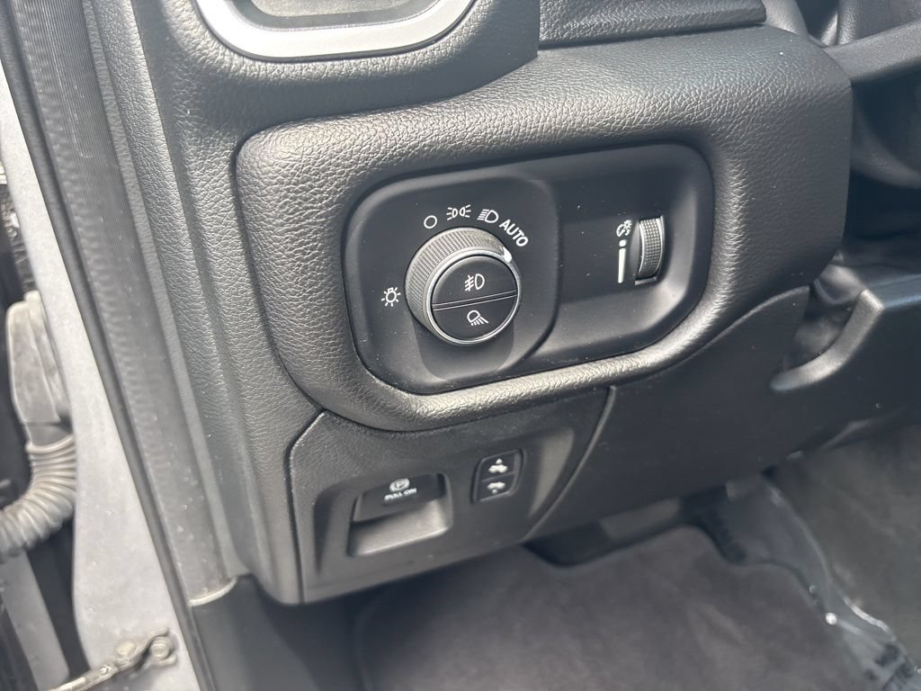 Used 2022 RAM 1500 Big Horn AWD/4WD image 11