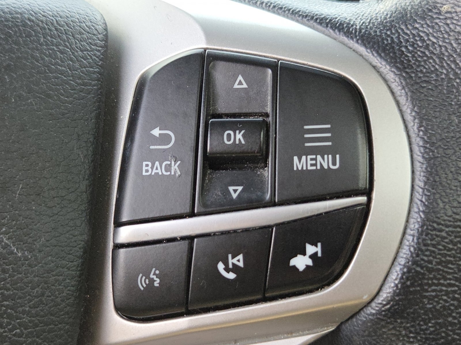 Used 2021 Ford Explorer XLT w/ Equipment Group 202A AWD/4WD image 11