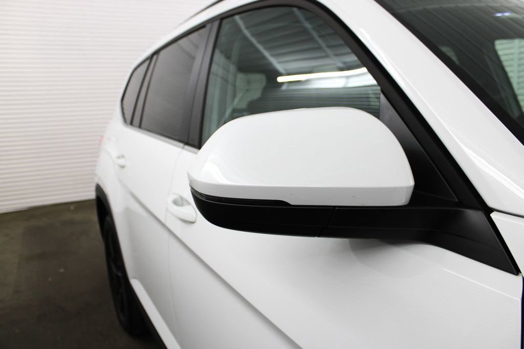 Used 2024 Volkswagen Atlas SE w/ Black Wheel Package FWD image 15