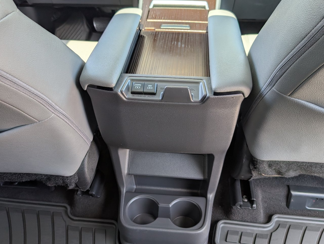 Used 2023 Toyota Sienna XLE FWD image 8