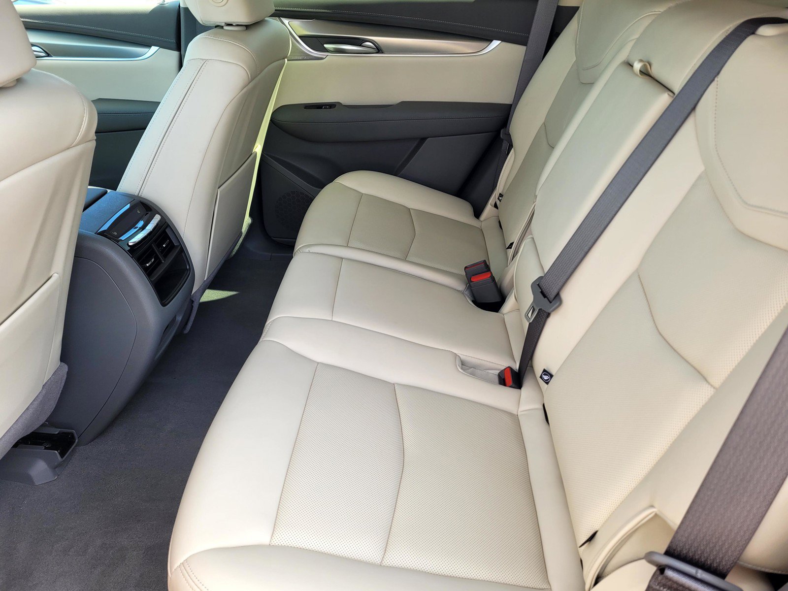 New 2026 Cadillac XT5 Premium Luxury w/ Driver Assist Package AWD/4WD image 6