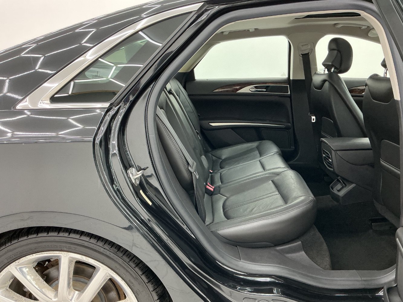Used 2014 Lincoln MKZ AWD w/ Equipment Group 102A Reserve image 21