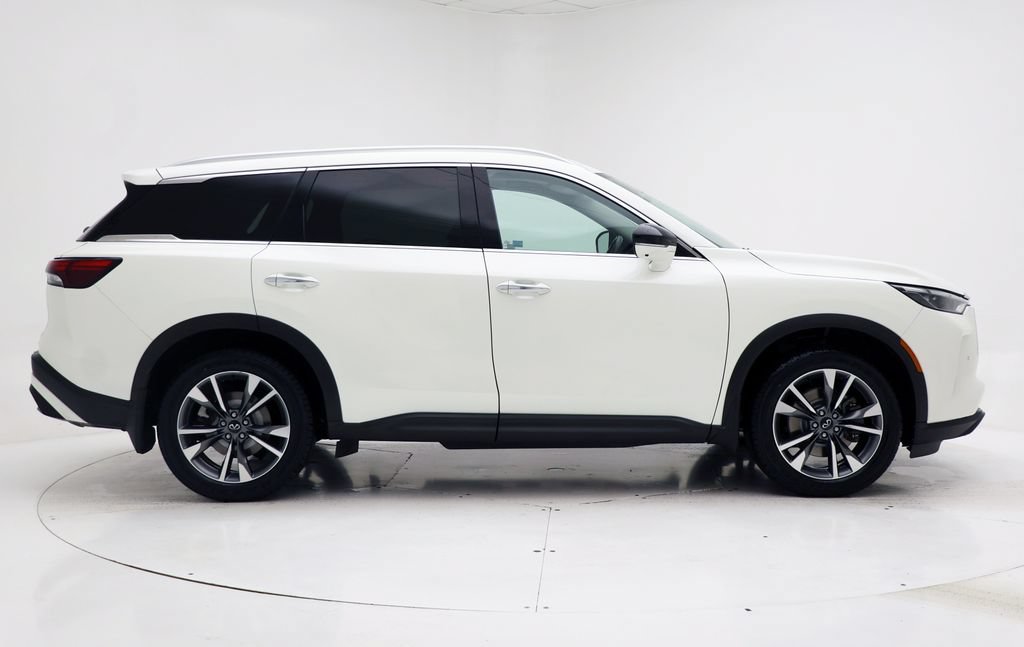Used 2023 INFINITI QX60 Luxe w/ Performance Audio Package AWD/4WD image 3