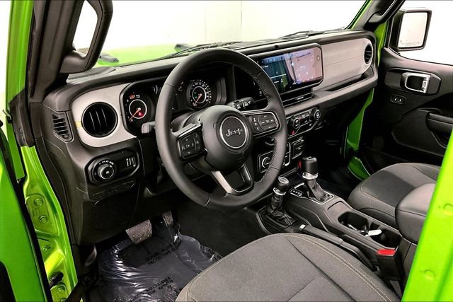 Used 2025 Jeep Wrangler Sport S image 13