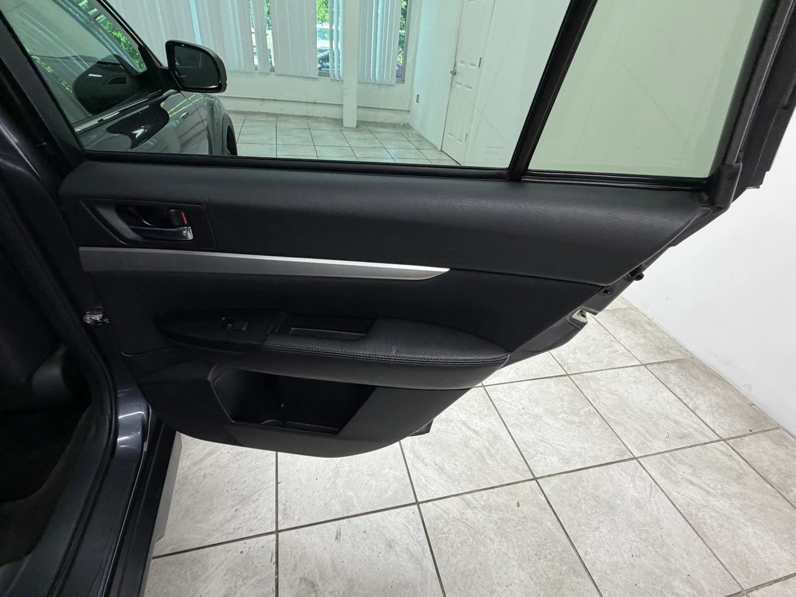 Used 2012 Subaru Outback 2.5i Premium AWD/4WD image 18