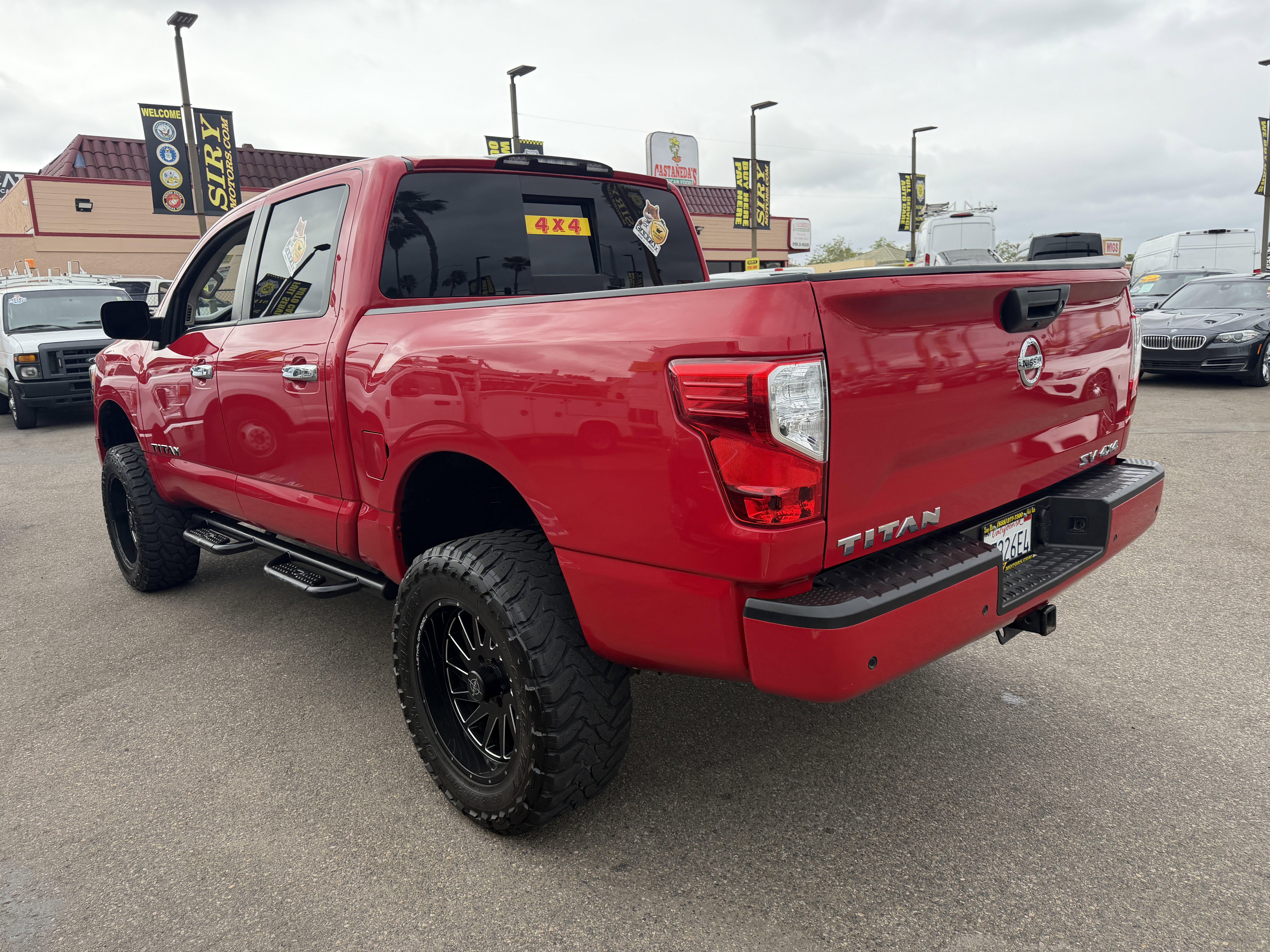 Used 2021 Nissan Titan SV w/ Accessory Utility Package image 5