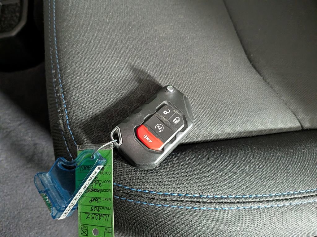 Certified 2025 Jeep Wrangler Unlimited Rubicon 4xe w/ Safety Group image 32