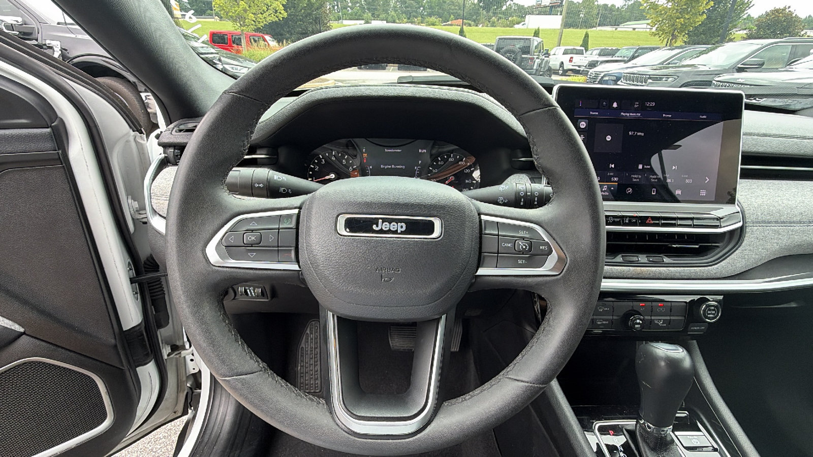 Used 2024 Jeep Compass Latitude AWD/4WD image 26