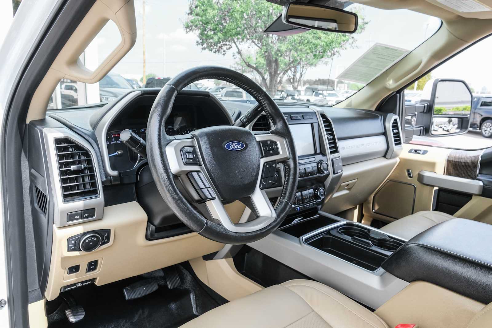 Used 2019 Ford F250 Lariat w/ Lariat Ultimate Package AWD/4WD image 23