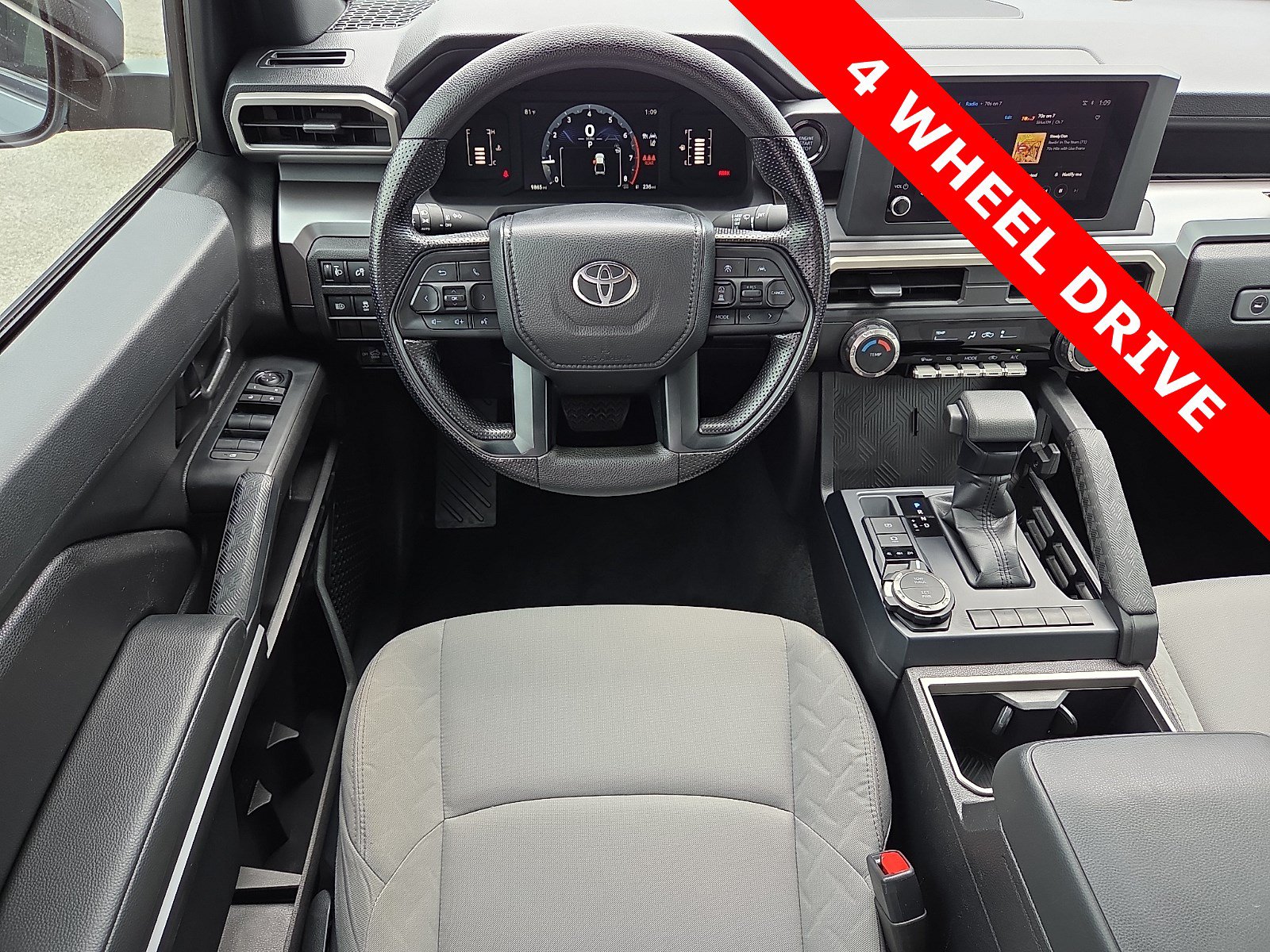 Used 2025 Toyota Tacoma SR5 AWD/4WD image 11