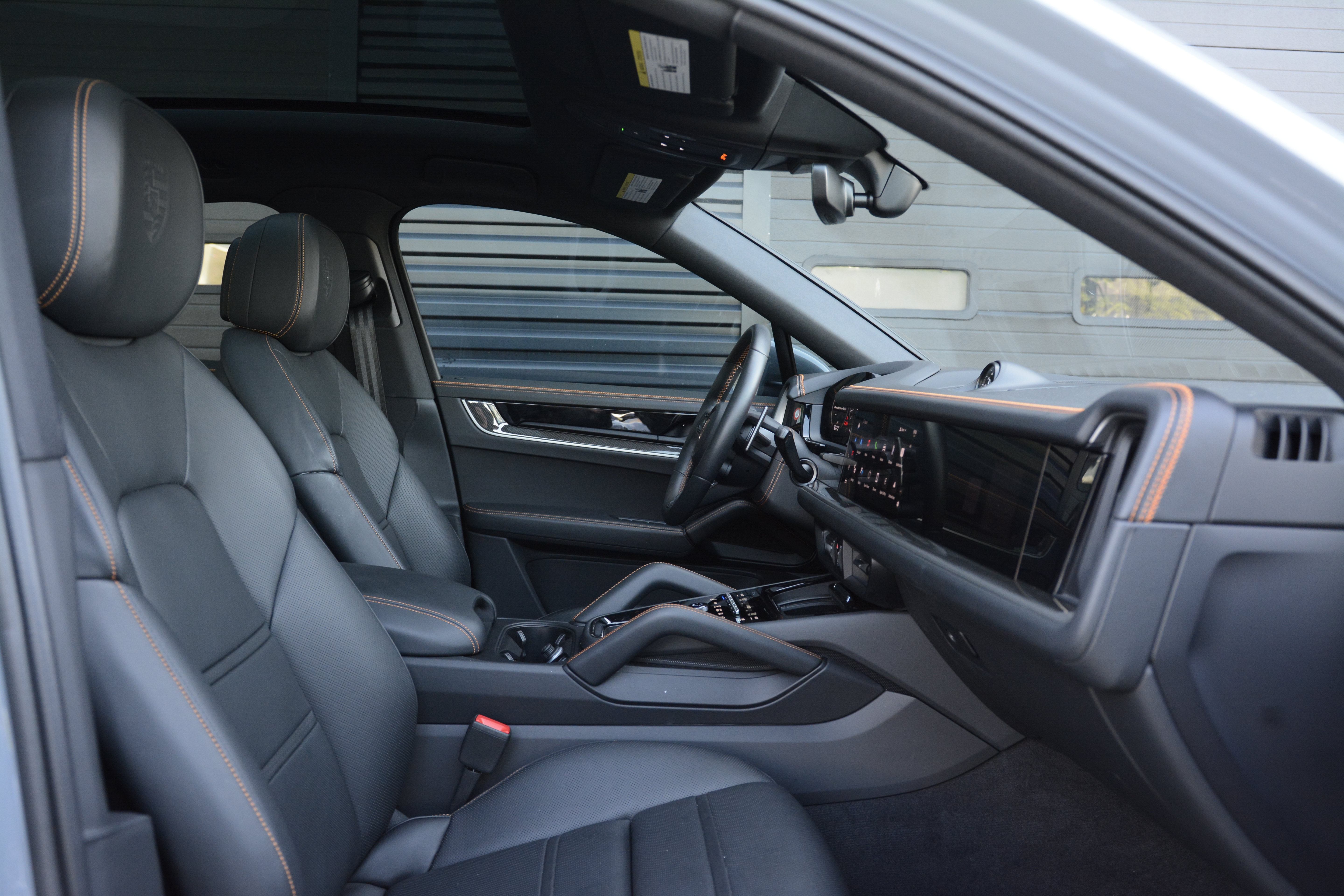 Certified 2025 Porsche Cayenne S AWD/4WD image 26