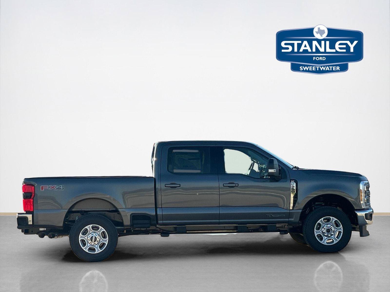 New 2026 Ford F250 XLT w/ XLT Premium Package AWD/4WD image 9