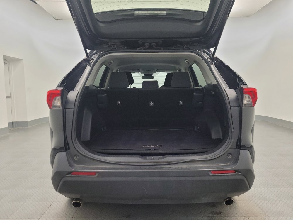 Used 2021 Toyota RAV4 LE w/ Carpet Mat Package (TMS) image 29