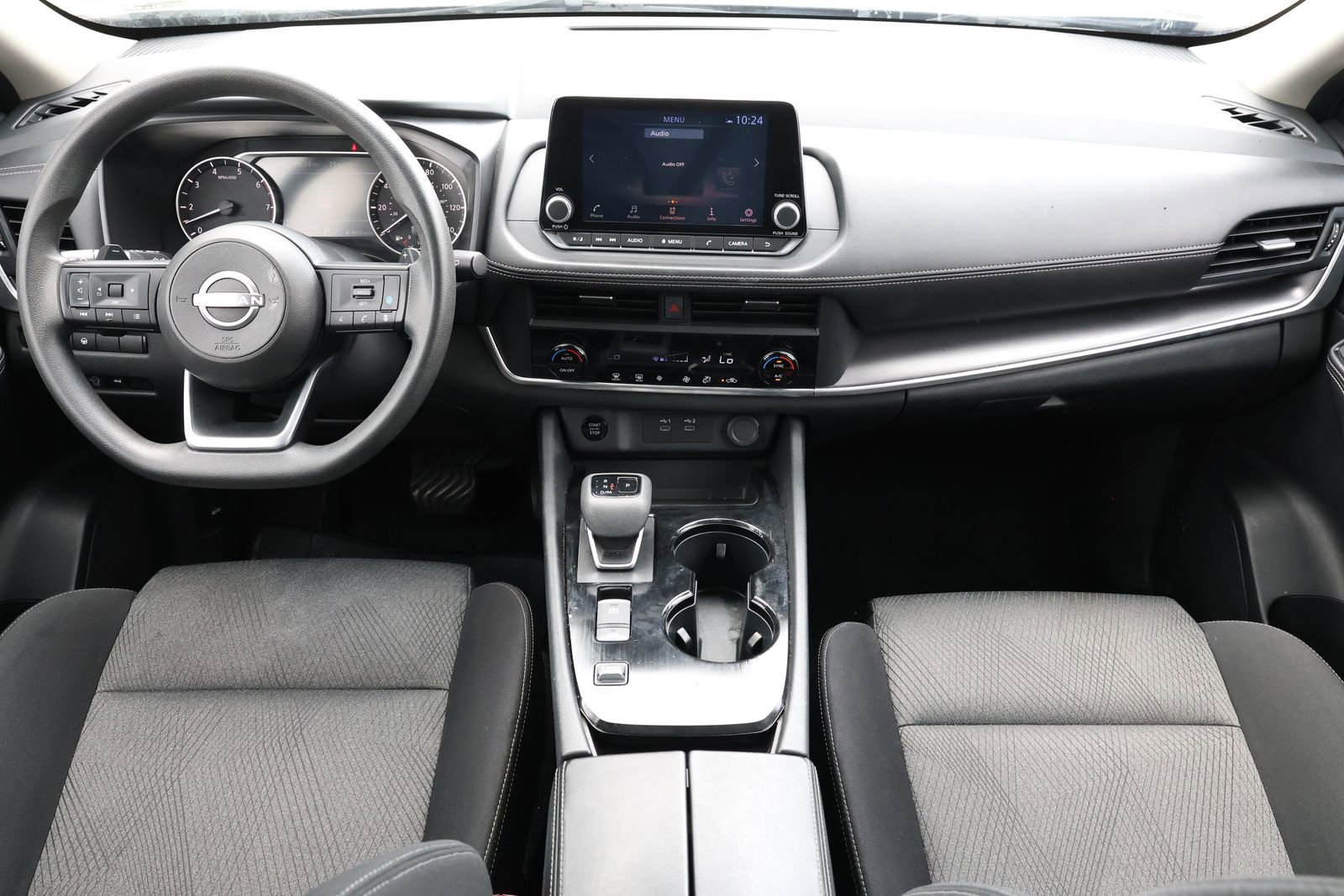 Used 2024 Nissan Rogue SV image 2
