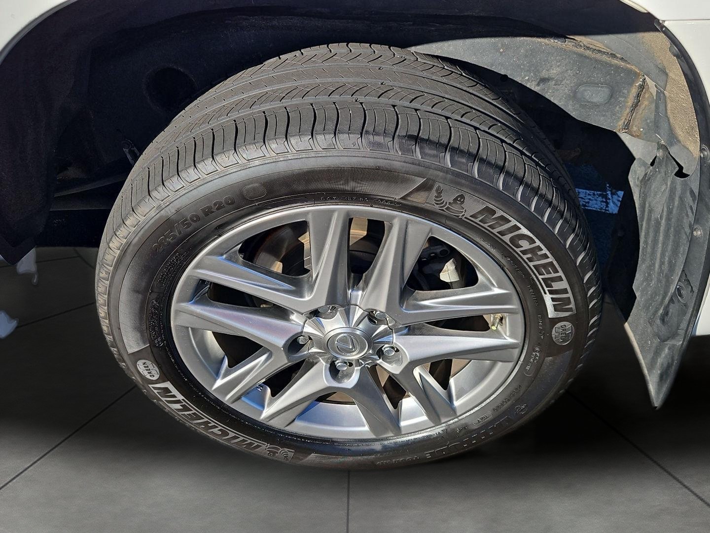 Used 2015 Lexus LX 570 4WD image 13
