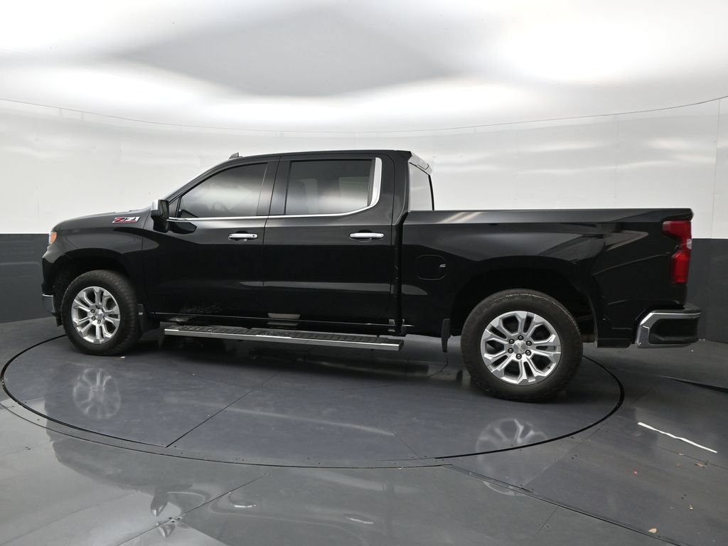 Used 2023 Chevrolet Silverado 1500 LTZ AWD/4WD image 2