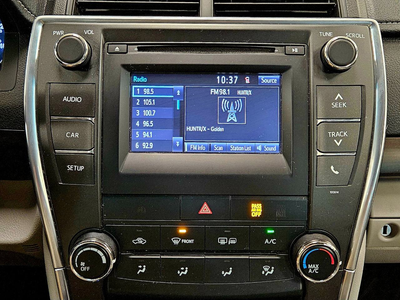 Used 2017 Toyota Camry LE image 17