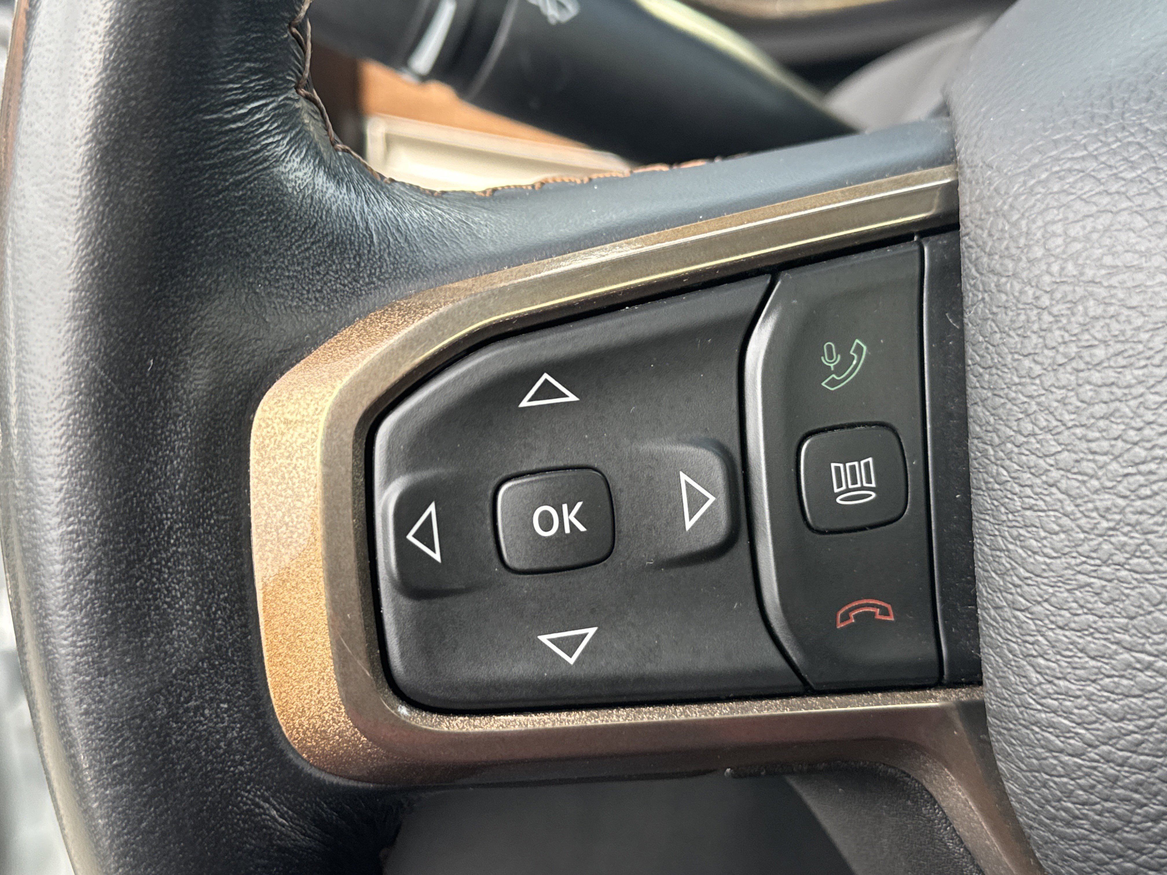 Used 2023 RAM 2500 Limited image 31