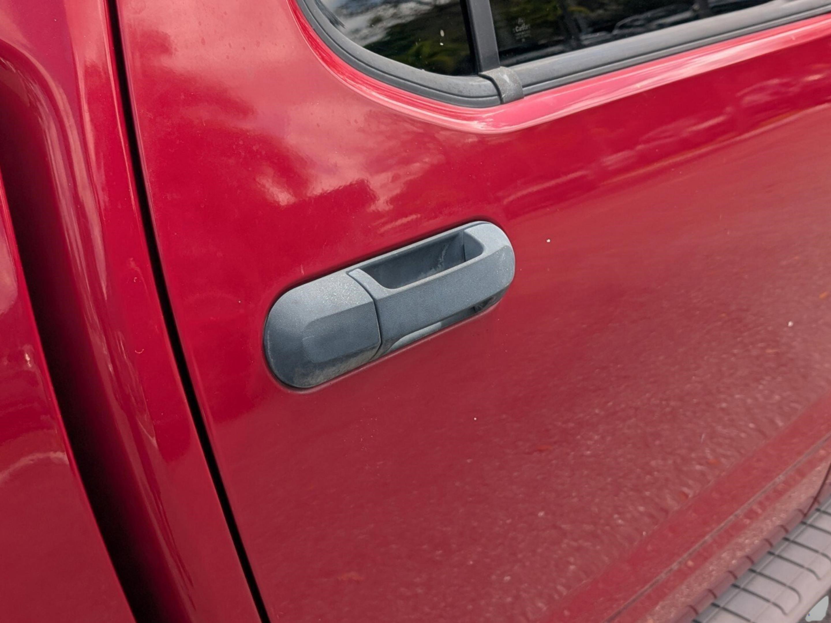 Used 2010 Ford Explorer Sport Trac XLT image 24