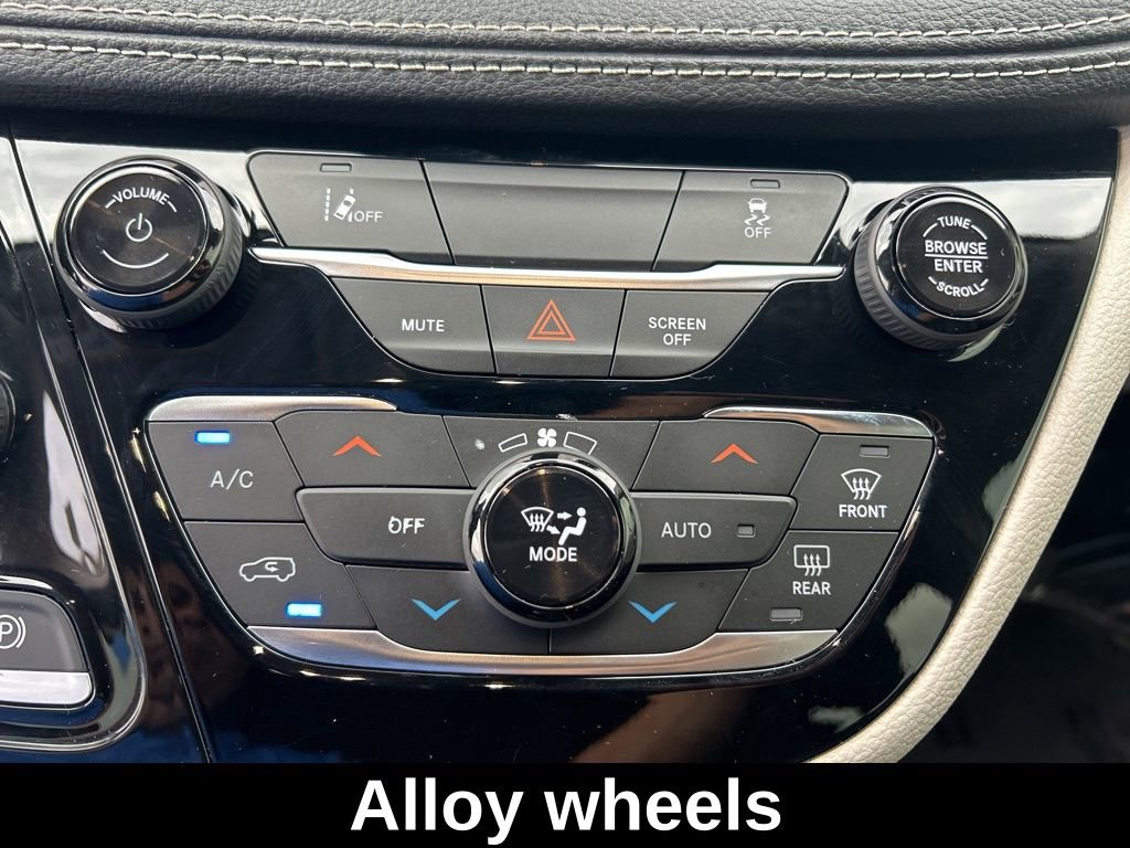 Used 2022 Chrysler Pacifica Touring-L FWD image 40