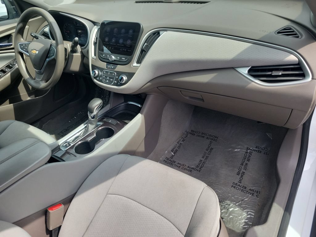 Used 2022 Chevrolet Malibu LT FWD image 35