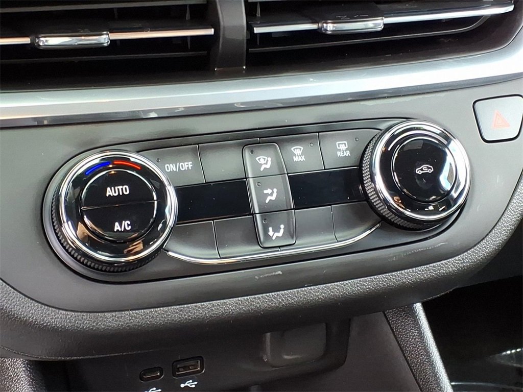 Used 2024 Buick Envista Preferred image 15