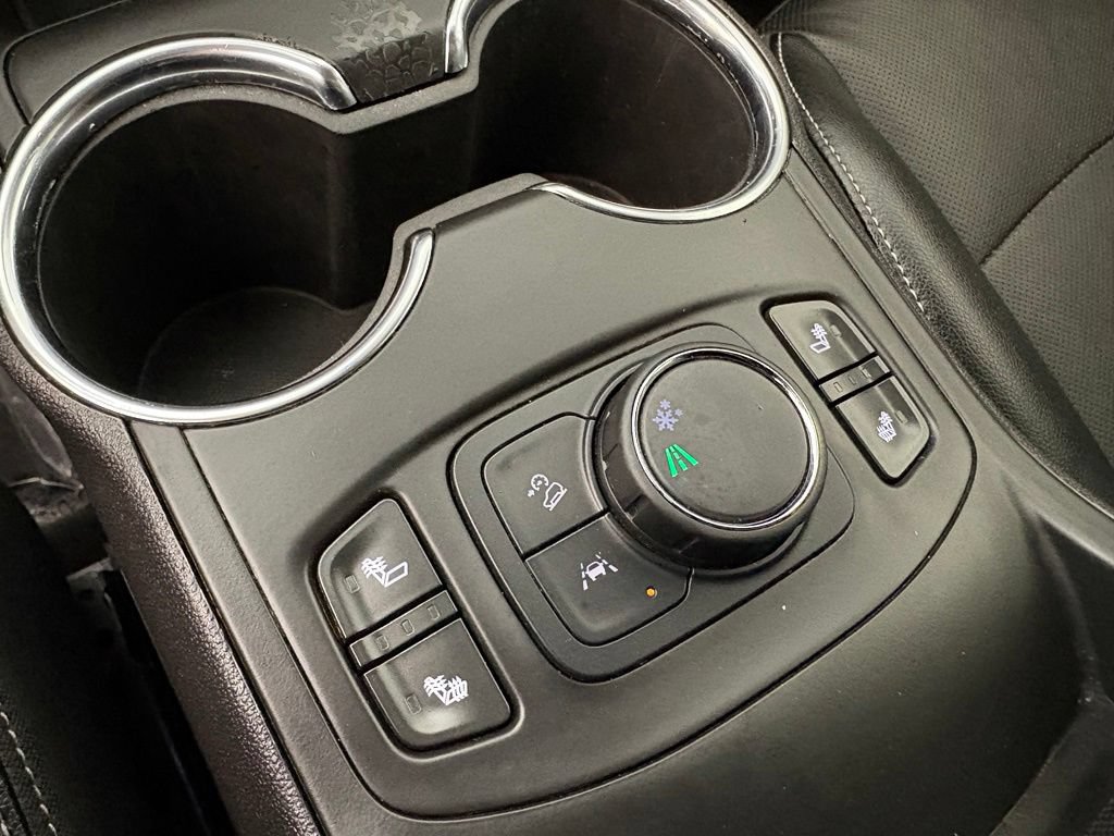 Used 2024 GMC Terrain SLT FWD image 35
