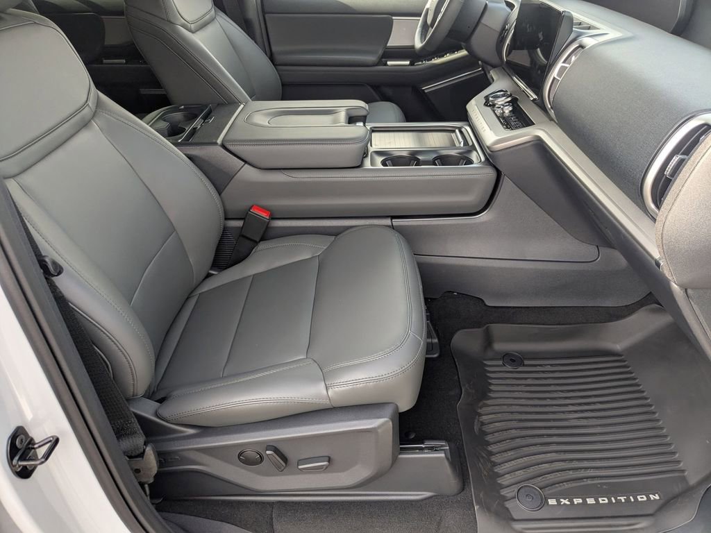New 2026 Ford Expedition Active image 23