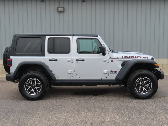 Used 2024 Jeep Wrangler Unlimited Rubicon AWD/4WD image 2