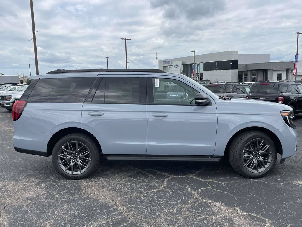 New 2026 Ford Expedition Platinum w/ Stealth Appearance Package AWD/4WD image 2