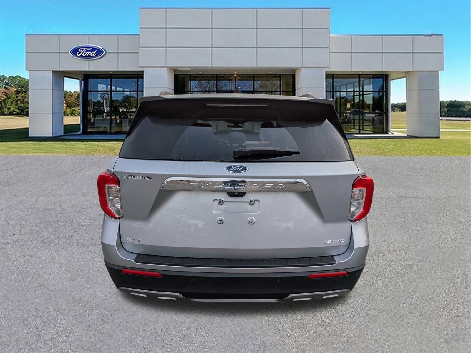 Certified 2023 Ford Explorer XLT w/ Equipment Group 202A image 5